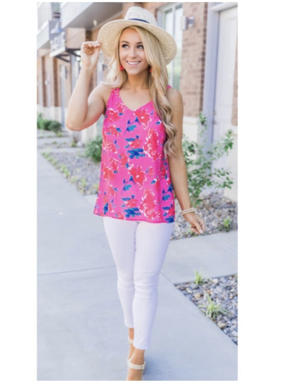 Pink Lily Floral V-Neck Sleeveless Top in Pink